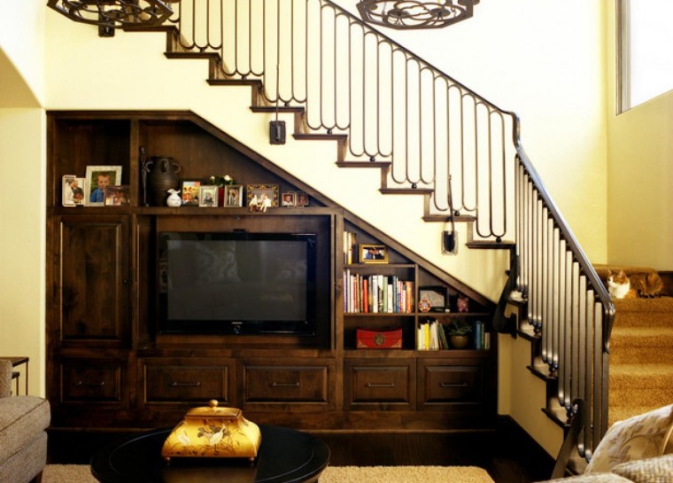 thiết kế nội thất phòng khách có cầu thang